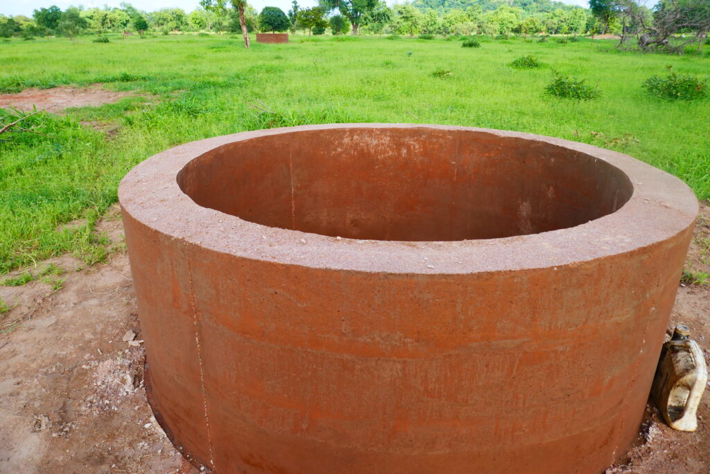 Quarto appuntamento del sabato “In MALI con ARMSAIS” dedicati alle attività del progetto 5 6 uno bacino di distribuzione dellacqua allinterno del sito di progetto a TambagaRegione di Kayes Mali agosto 2022 1