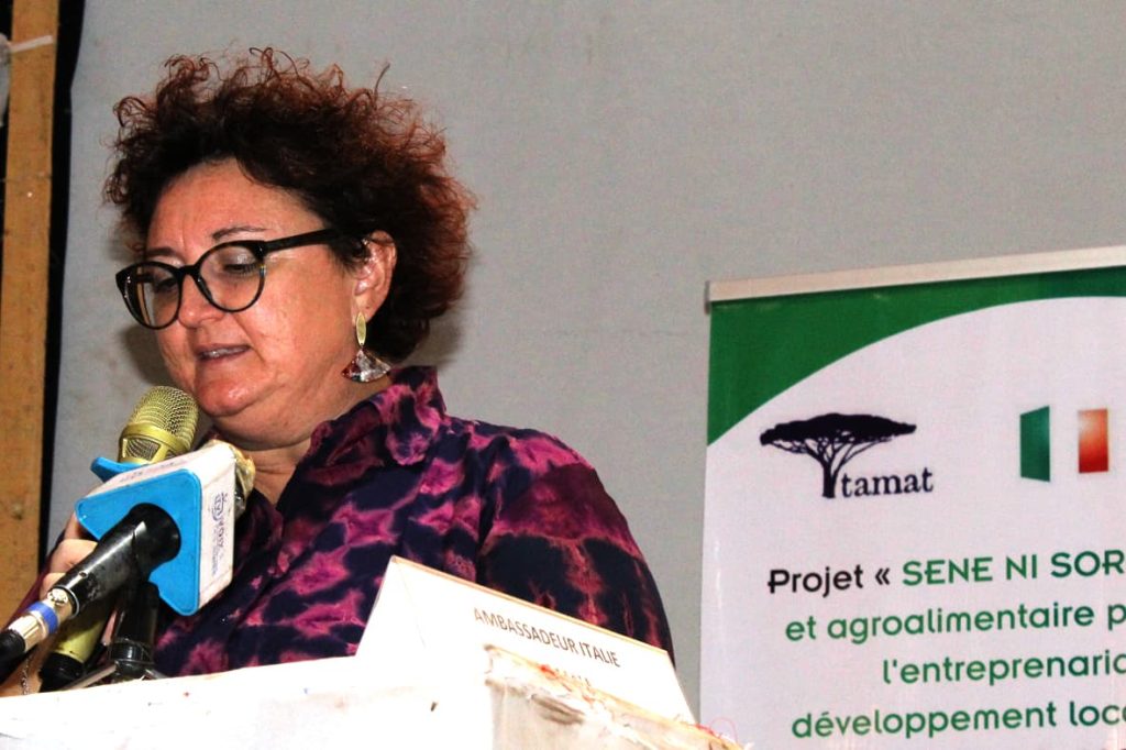 Cerimonia di lancio del progetto "Sene ni soro" e del Torneo Sportivo in Mali 1 Fabiola Bedini rappresentante paese Sahel Tamat intervento cerimonia di lancio progetto