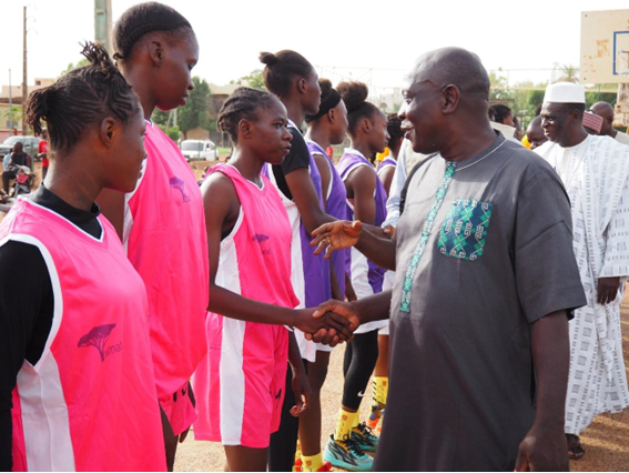 Basket e calcio: due finali per la giornata di sensibilizzazione giovanile e selezione dei beneficiari in “Sene Ni Soro” a Bamako 8 image 11